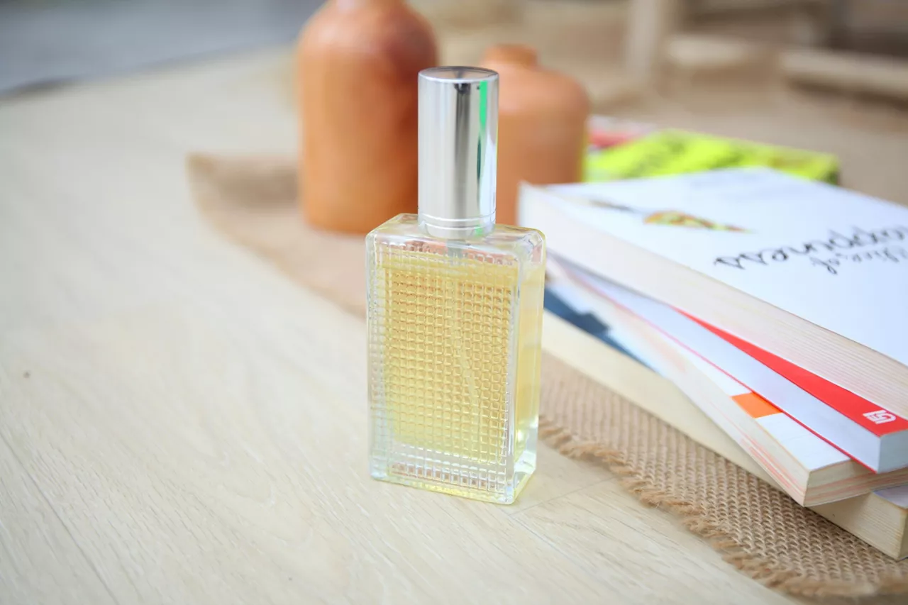 Parfums : qu'est-ce que les 'Dupes', ces flacons 10 à 15 fois moins chers qui copient les grandes marques ?