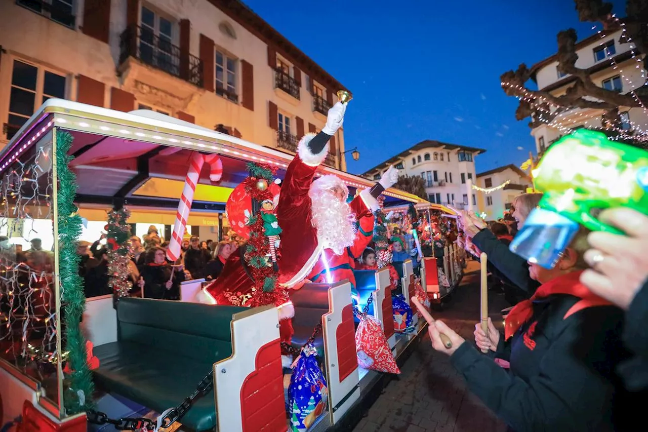 Le Père Noël a ravi les enfants de Saint-Jean-de-Luz ce lundi 30 décembre