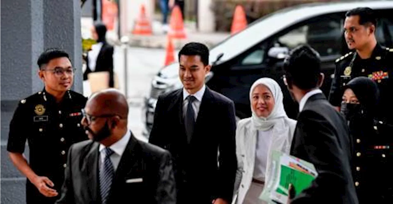 FashionValet Founder Vivy Yusof and Husband Granted Temporary International Passports to Perform Umrah