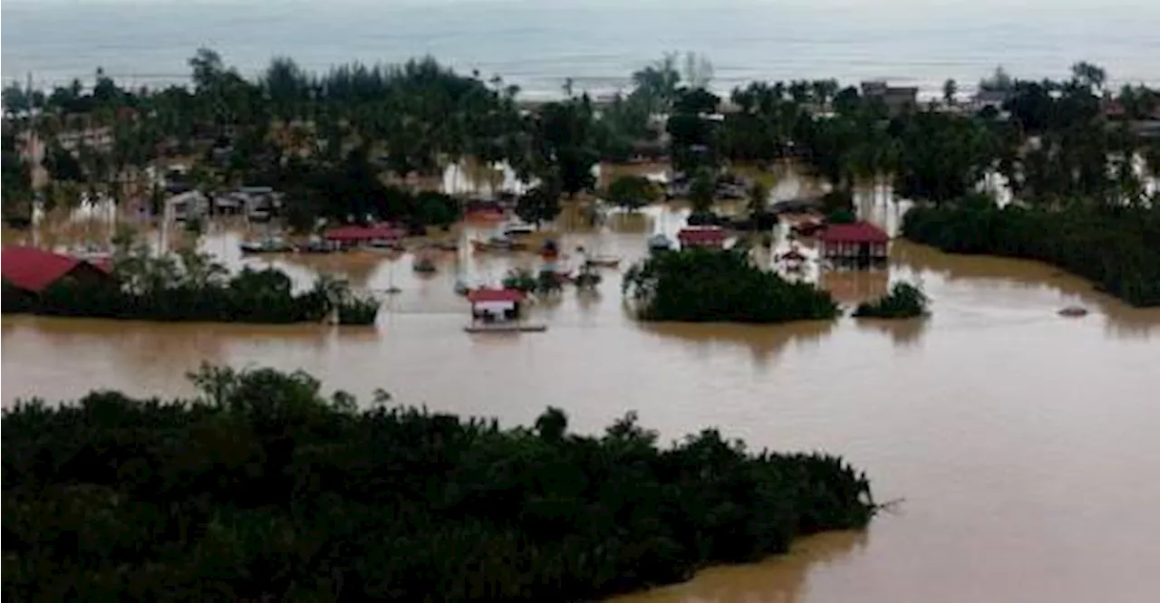 Flood Situation Worsens in Johor, Improves in Kelantan