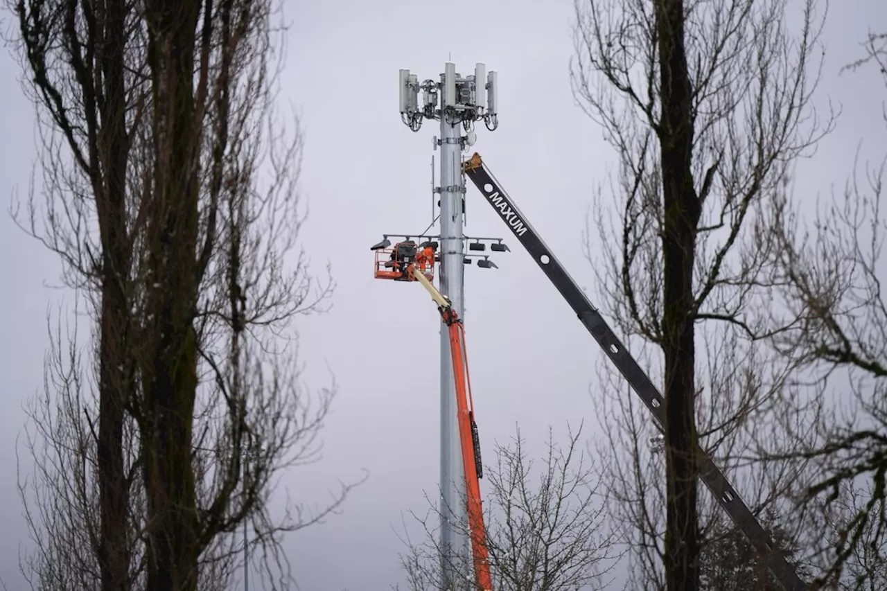 Rogers activates new cellular towers on B.C.'s Highway of Tears to boost 911 access