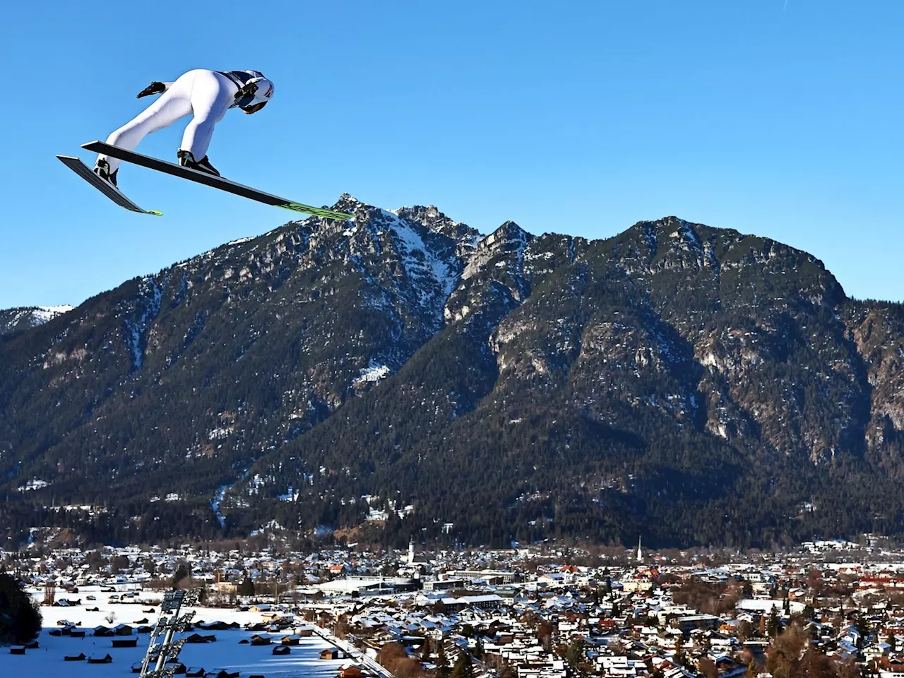 Österreichs Ski-Adler dominieren Qualifikation der Vierschanzentournee