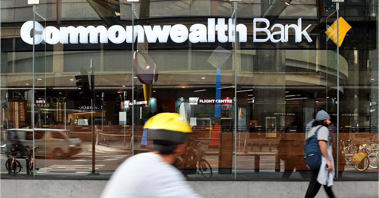 Government urges Commonwealth Bank to 'reconsider' its $3 withdrawal fee