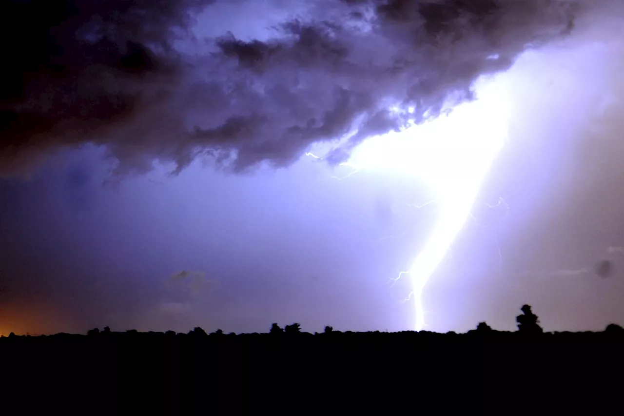 Meteo Italia, previsioni oggi: arrivano tempesta di vento e piogge