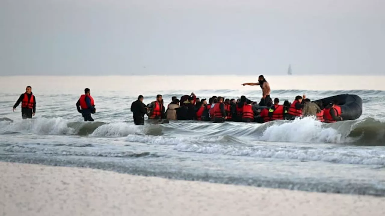 Traversée de la Manche: 85 migrants en difficulté secourus au large du Pas-de-Calais