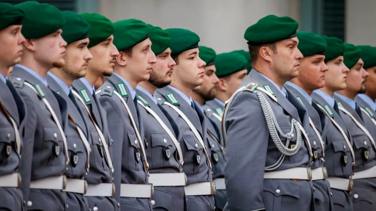 Baerbock plant Soldaten für Friedensmission in die Ukraine