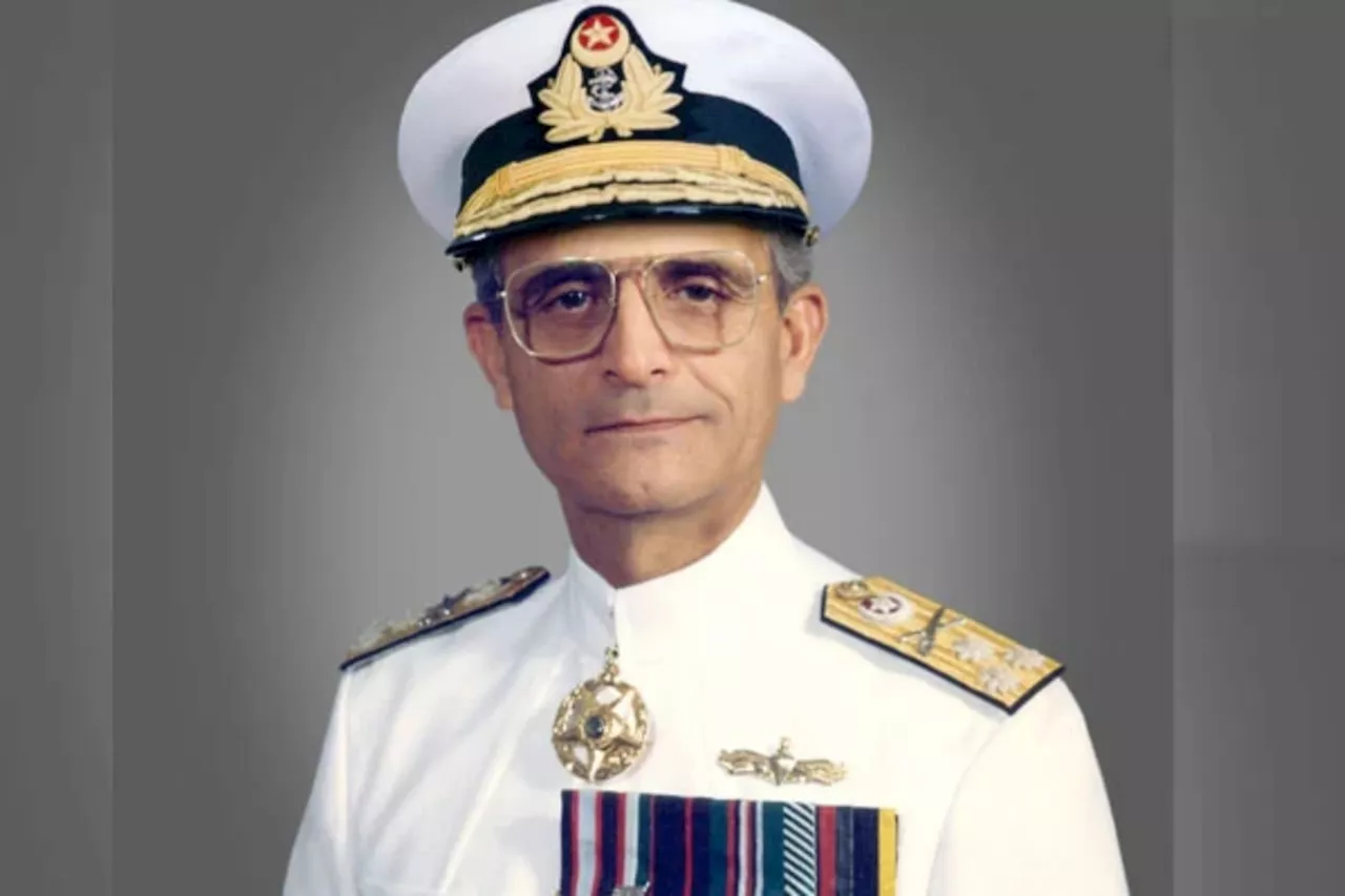 Ex-Chief of Navy Admiral Yasturul Haq Malik passes away