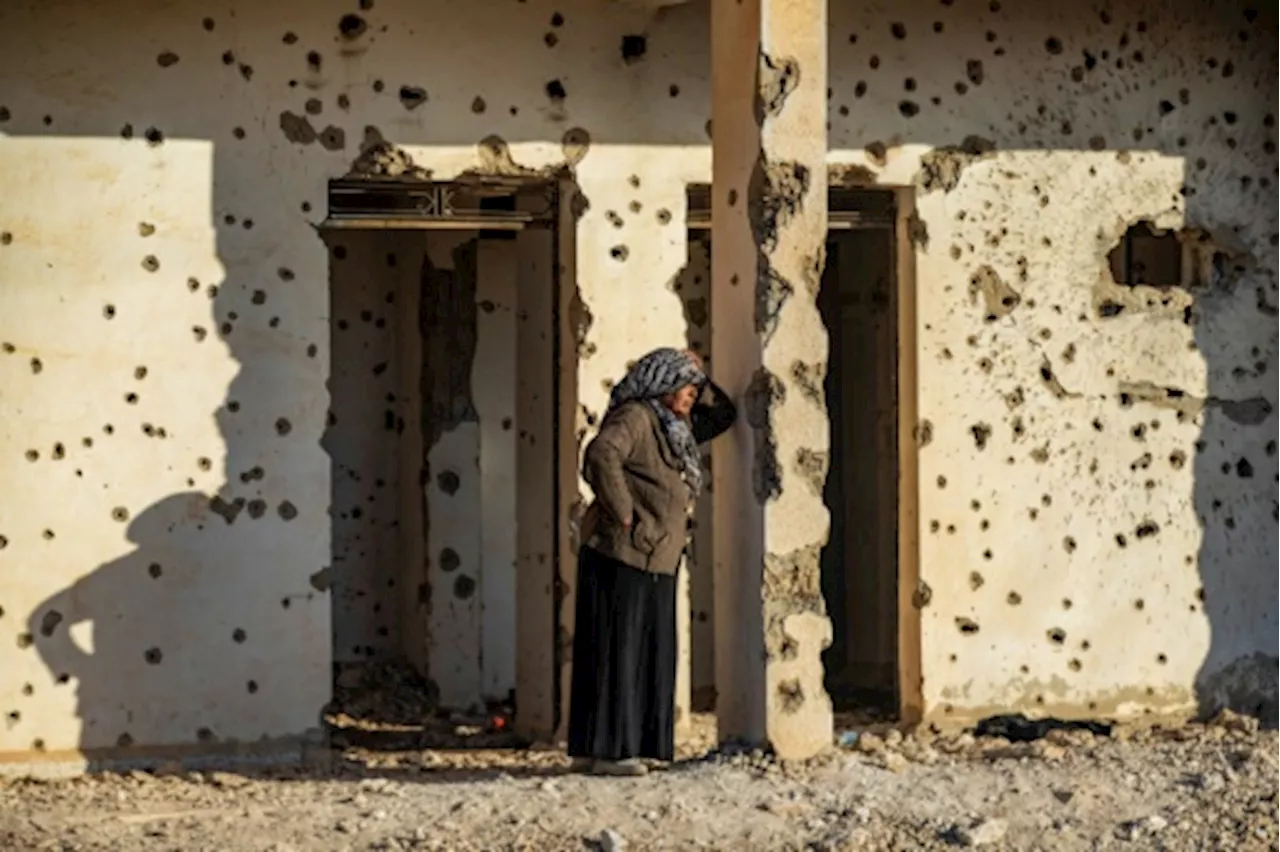 Face aux rebelles, l'armée syrienne lance une contre-offensive près d'une ville-clé