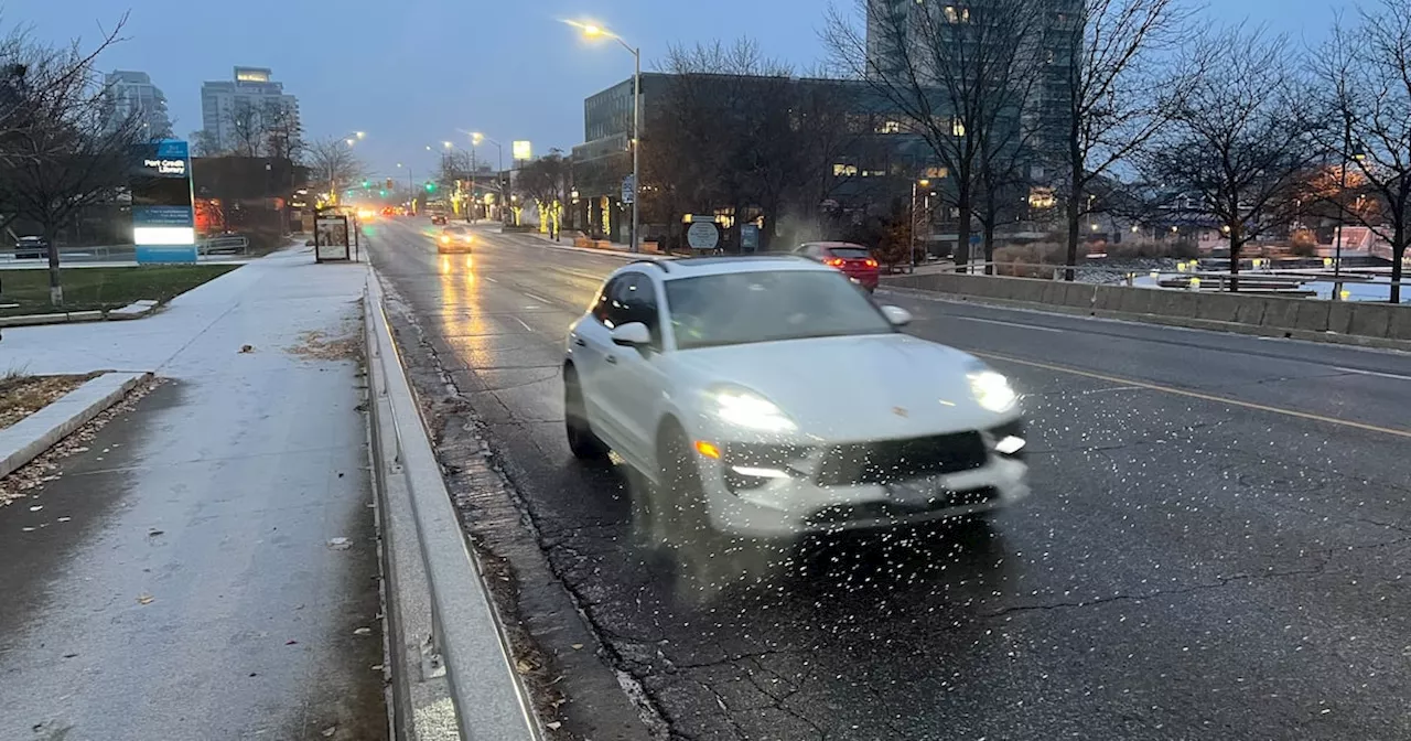 Toronto Braces for Winter Weather with Up to 5 Centimeters of Snow