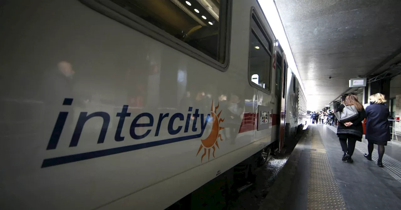 Capotreno aggredita da madre e figlia senza biglietto su un Intercity: denunciate, vittima in ospedale