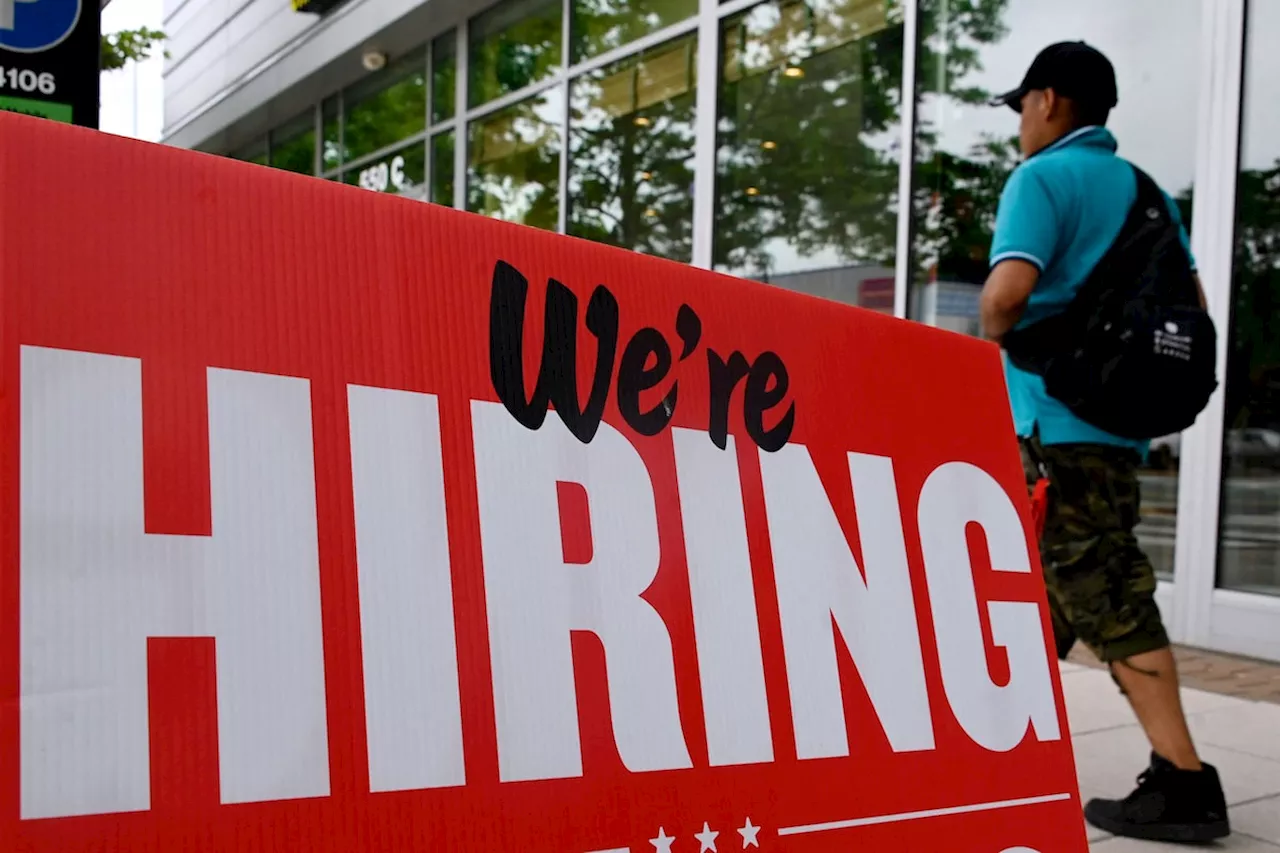 U.S. private payrolls gain slightly below expectations in November