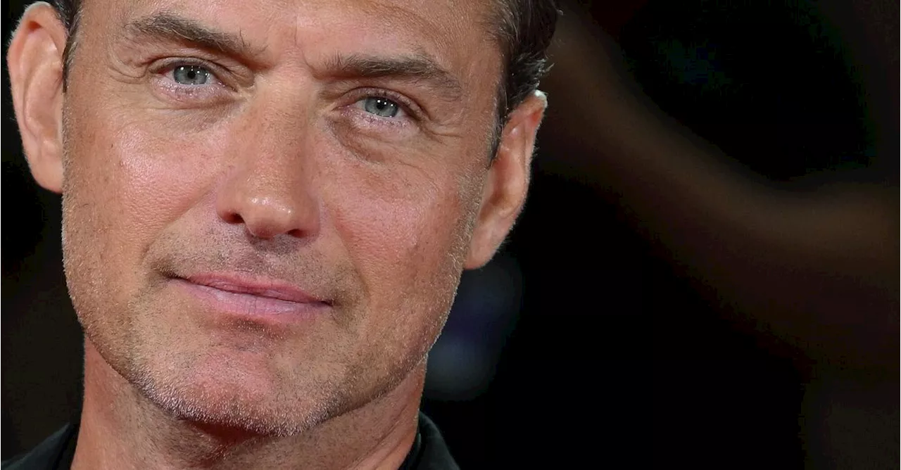 Jude Law Reveals The Valid Reason Why His Kids Don't Watch 'The Holiday' With Him At Christmas