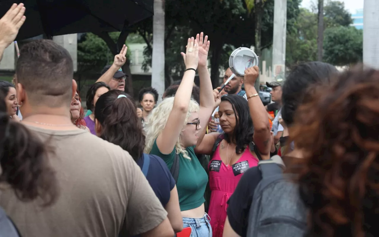 Professores decidem manter a greve na rede municipal