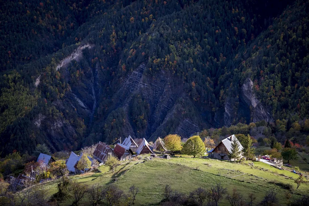 « Traverser les montagnes, et venir naître ici » de Marie Pavlenko : deux sœurs de douleur