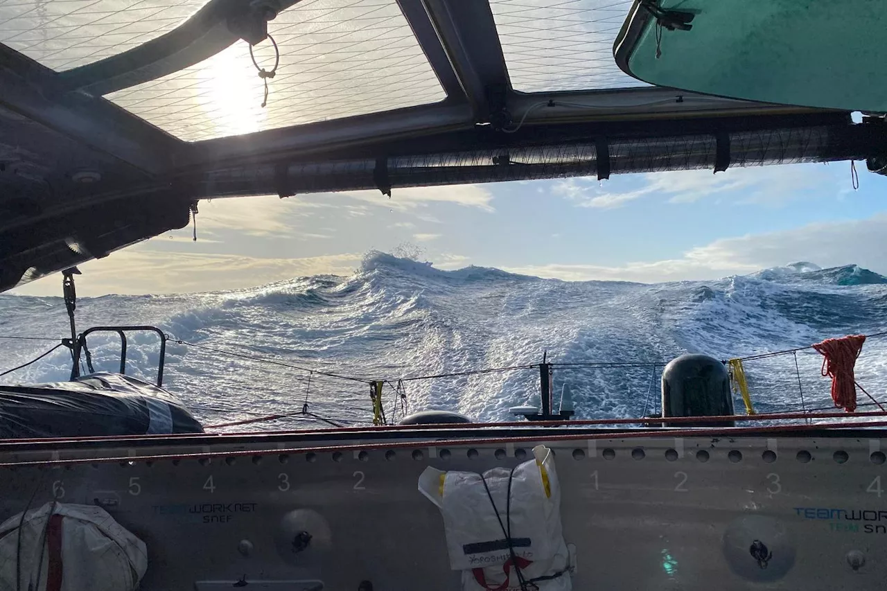 Vendée Globe 2024 : dans les mers du Sud, la vie à bord des bateaux devient infernale