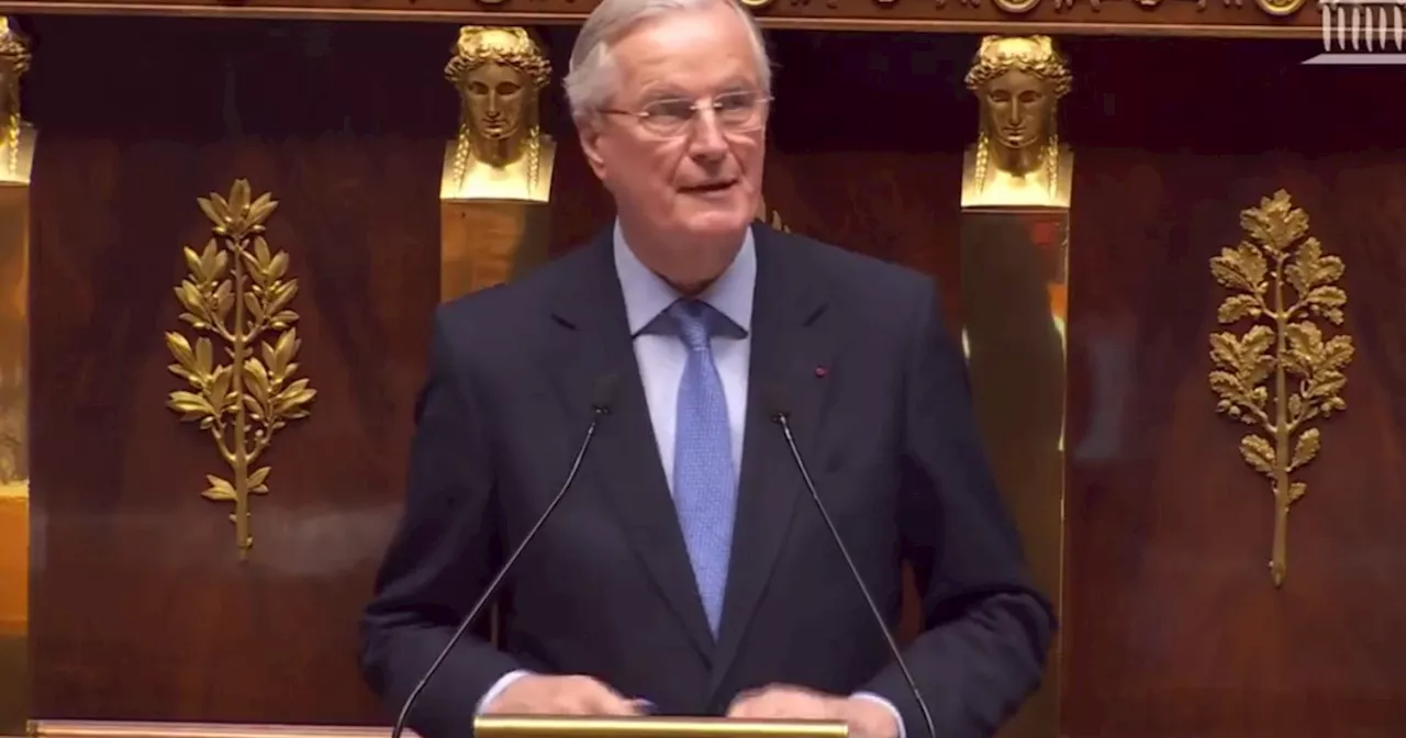 Barnier cade, Macron corre all'Eliseo. Francia senza governo, la "maledizione" in aula contro Marine Le Pen