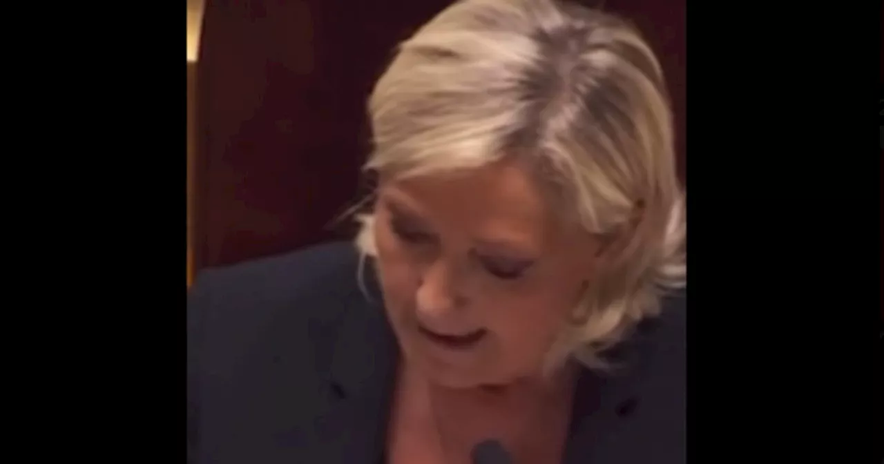 Marine Le Pen attacca Barnier e Macron: caos in aula, la Francia col fiato sospeso