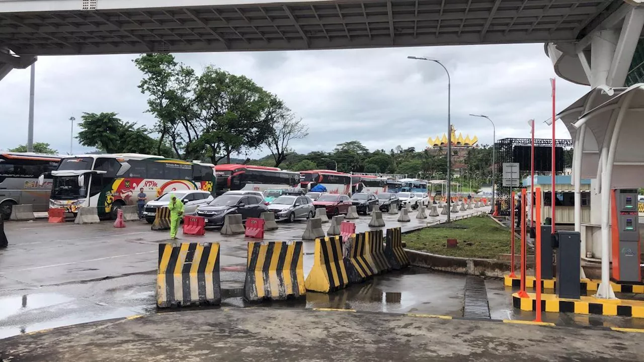 Pembatasan Tiket Dilakukan di Pelabuhan Bakauheni Akibat Cuaca Buruk