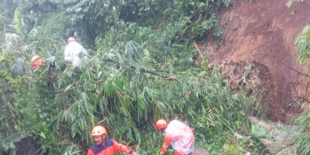 Longsor di Sukabumi, Anak 10 Tahun Tewas Tertimbun