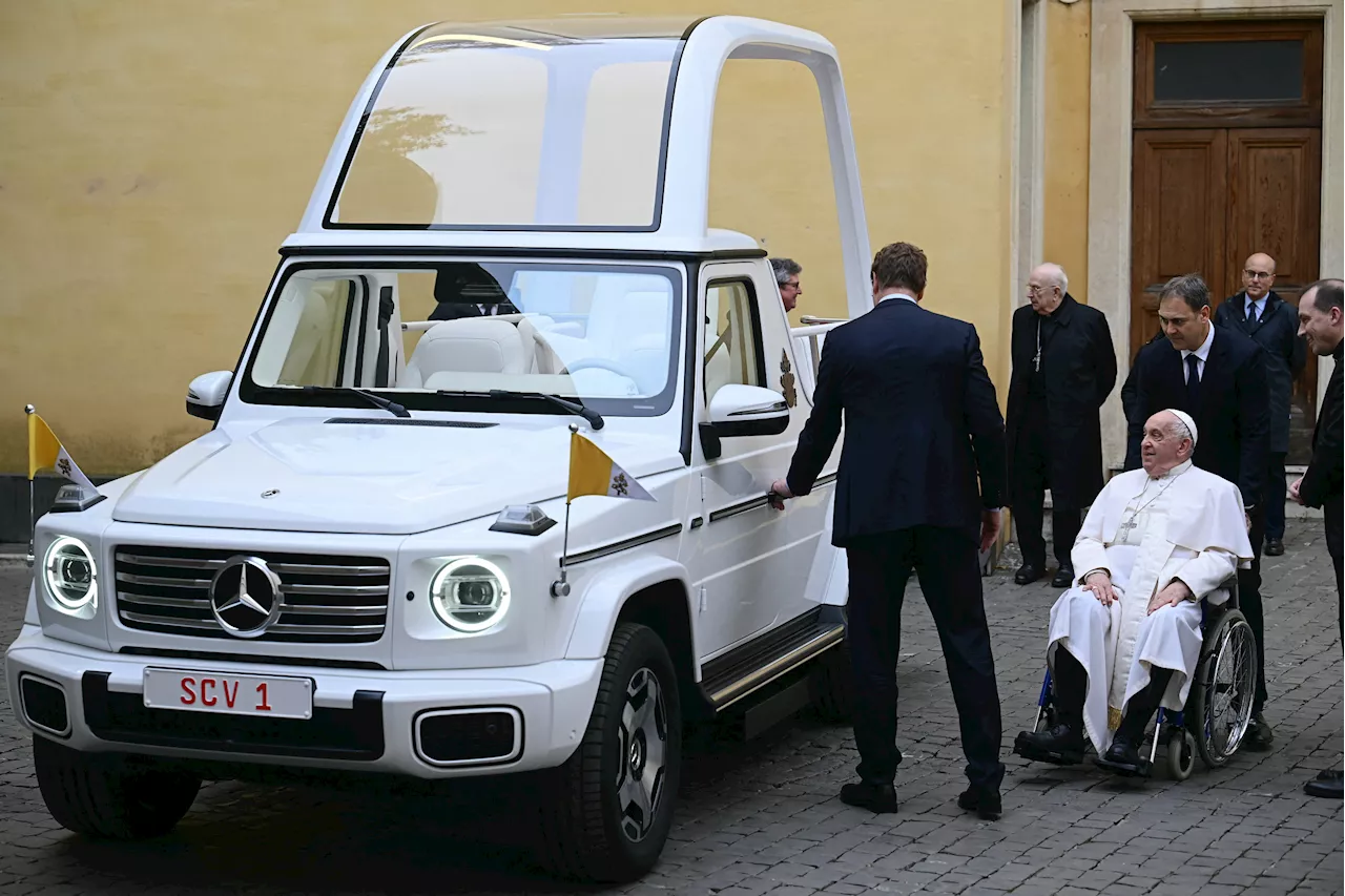 Mercedes-Benz Hands Pope Francis Keys to First Electric Popemobile