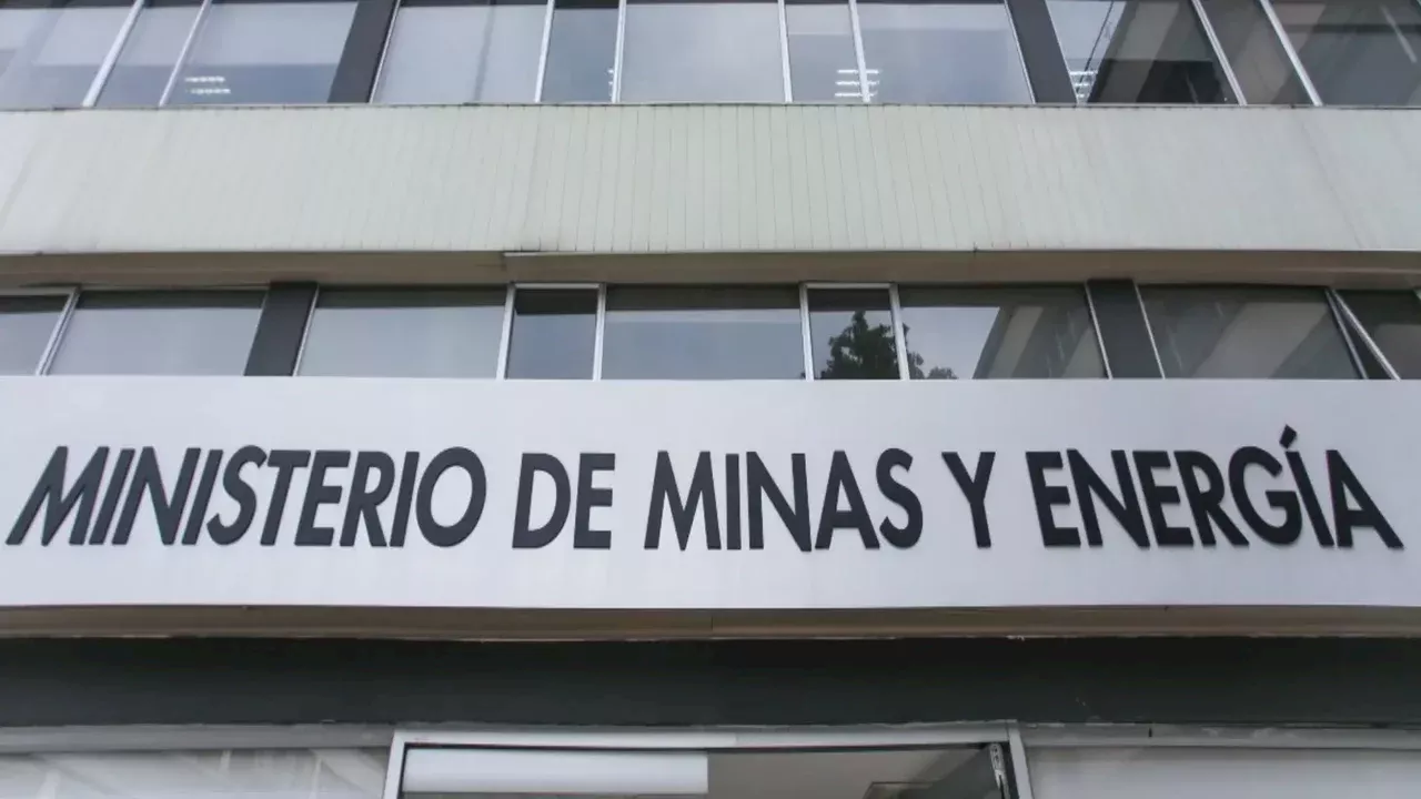 Ministerio de Minas le puso la lupa a la importación de gas natural pese a disponibilidad nacional