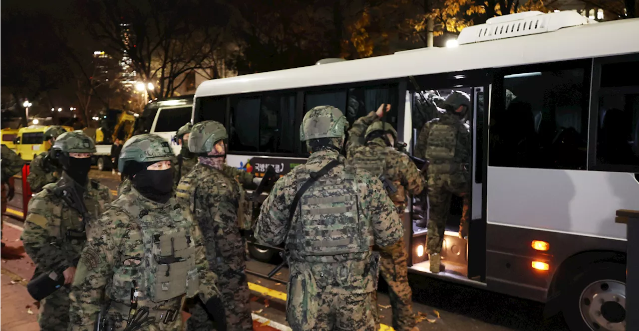 윤석열 대통령 비상계엄 선포, 헌법·법률 위반 논란 확산