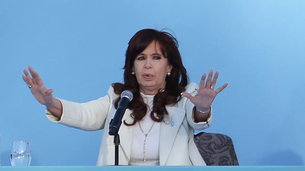 La expresidenta CFK critica el voto de Kueider en la Ley Bases