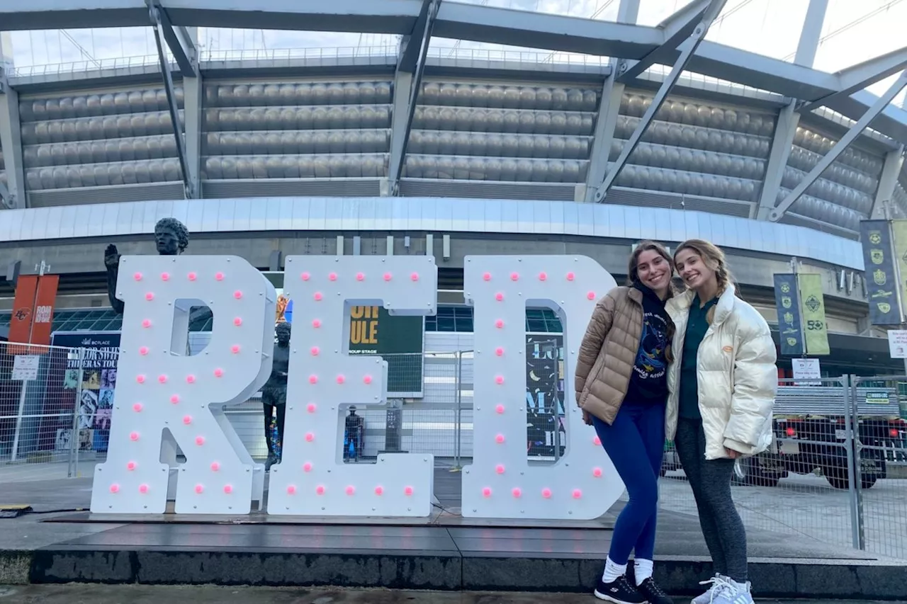 Taylor Swift fans flock to BC Place, days before Eras Tour lands in Vancouver