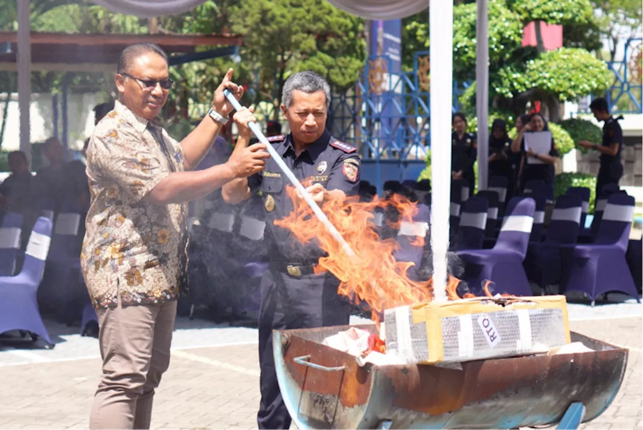 Pemusnahan Barang Impor dan Ekspor yang Tidak Sesuai Peraturan di Kantor Bea Cukai Juanda