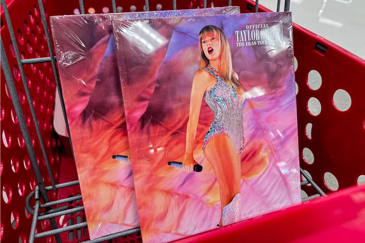 The ‘Errors Tour’: Fans Point Out Mistakes in Taylor Swift’s Official Tour Book