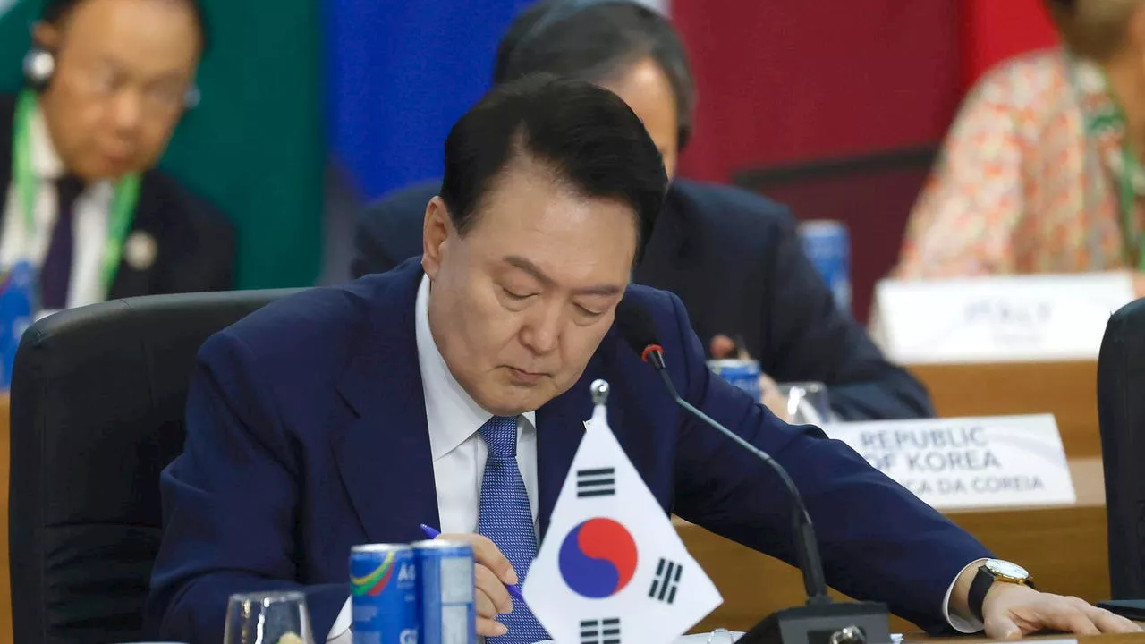 La oposición de Corea del Sur presenta una moción para destituir al presidente Yoon tras su fugaz ley marcial