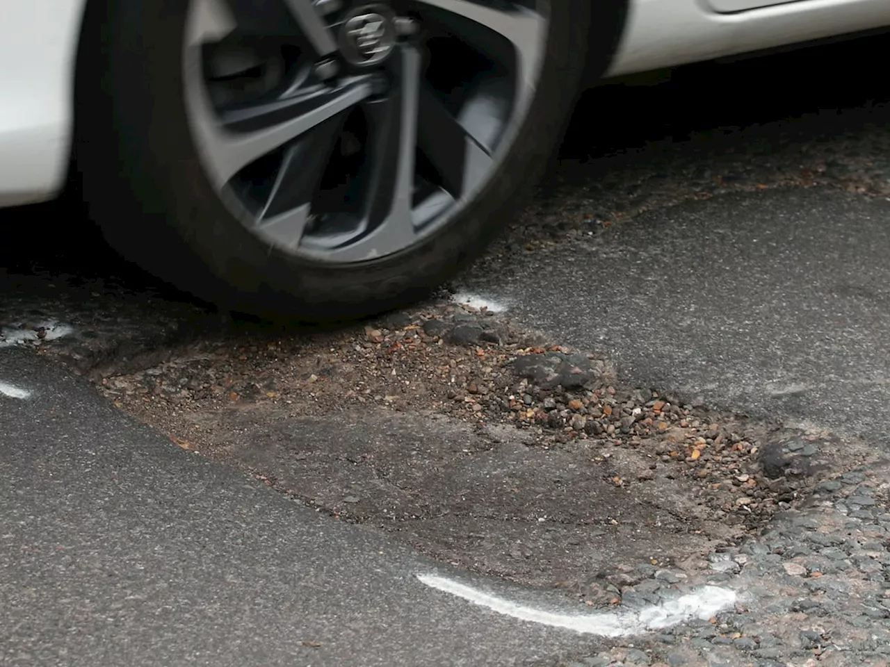 UK’s road surface dressing up by 3.2 million square metres year-on-year