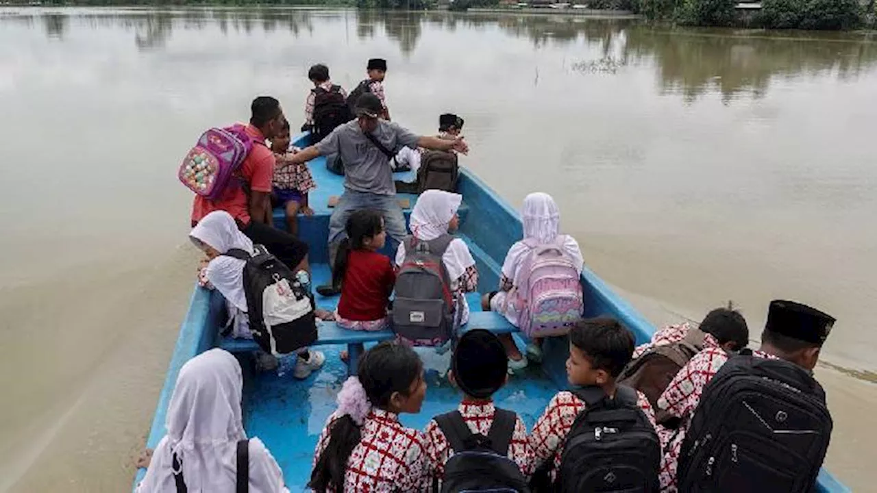 Banjir Rendam Kawasan Cilacap Akibat Luapan Sungai Tipar