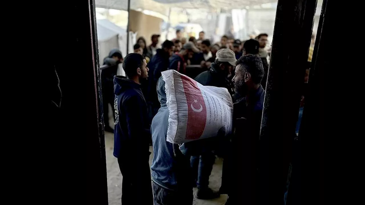 Türkiye's AFAD delivers flour to Gaza amid deepening food crisis