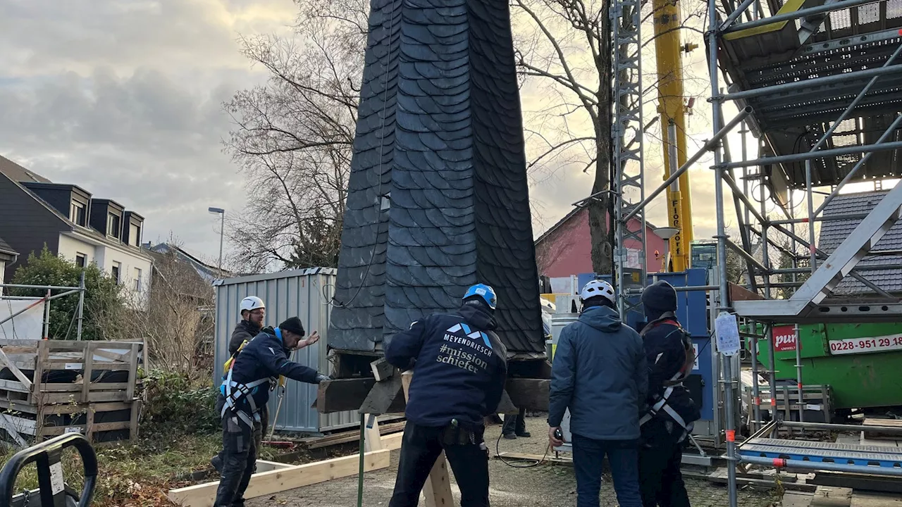 Außergewöhnliche Sanierung in Bonn: Eine Kirchturm-Mütze hebt ab