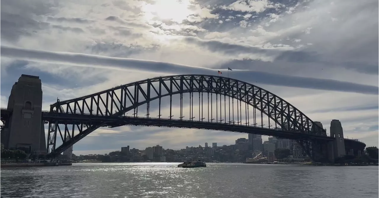 Sydney Harbour Bridge to Undergo Major Repainting