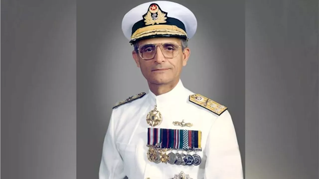 Former Pakistan Navy Chief Admiral Yestoor-ul-Haque Malik Buried with Military Honors in Lahore