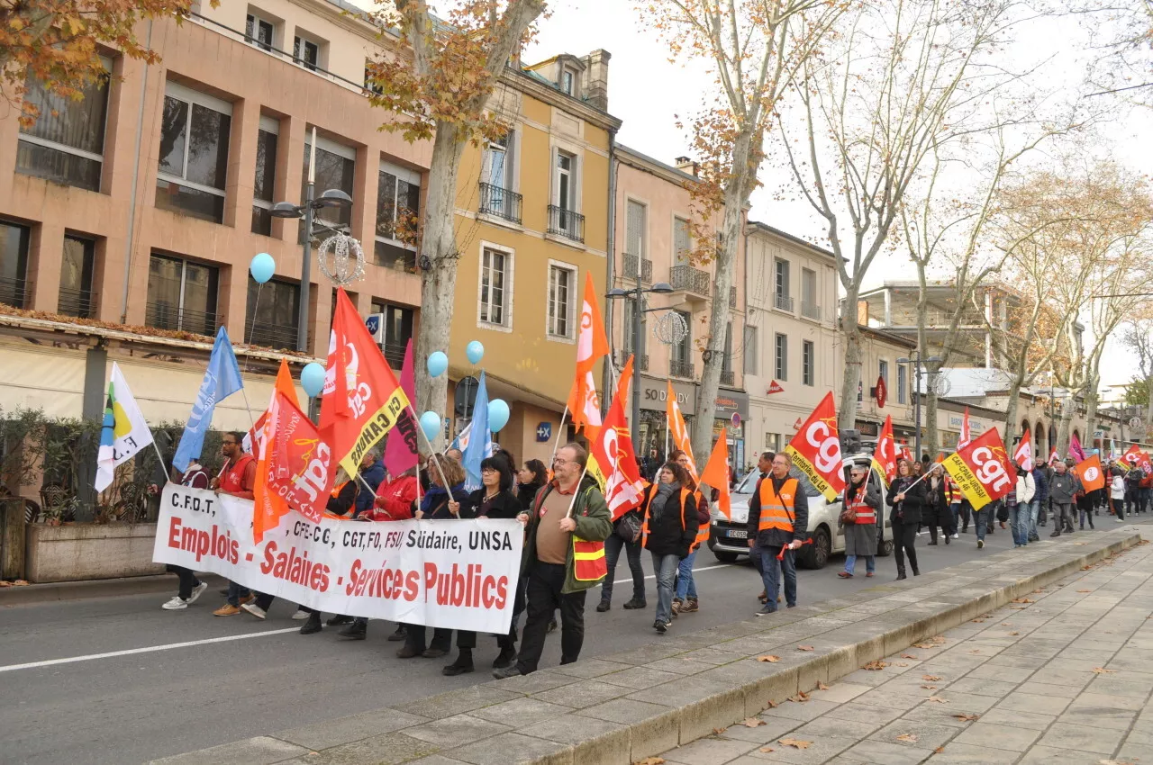 Grève du 5 décembre : 450 manifestants à Cahors pour la défense des services publics