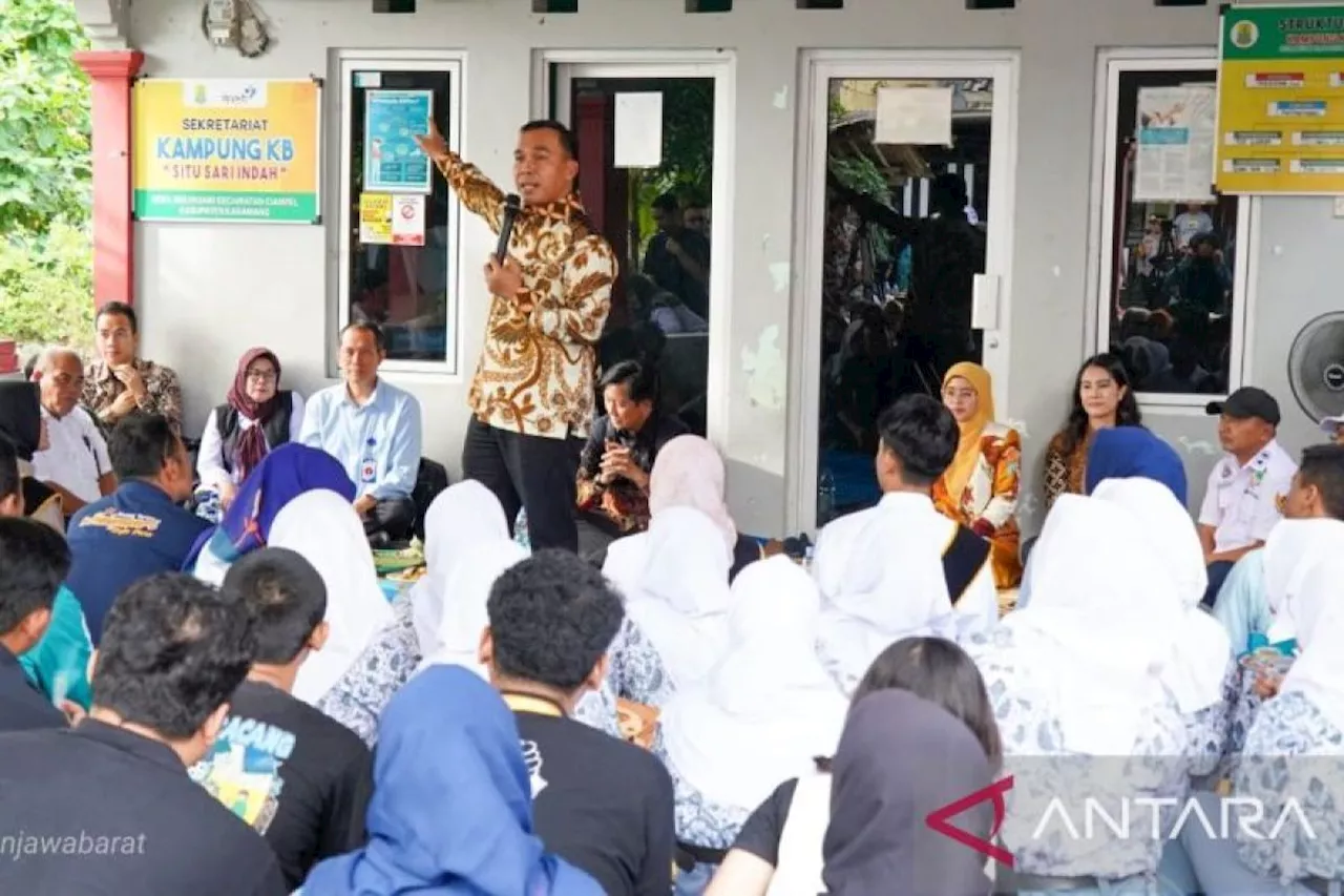 Mendukbangga ingatkan orang tua tak biarkan anak ngobrol dengan gawai