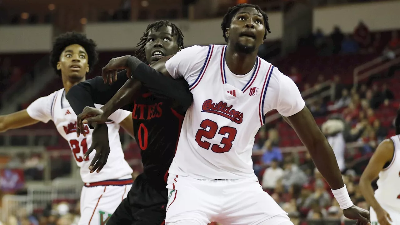 Gwath has career highs of 25 points and 10 rebounds, No. 24 San Diego State beats Fresno State 84-62