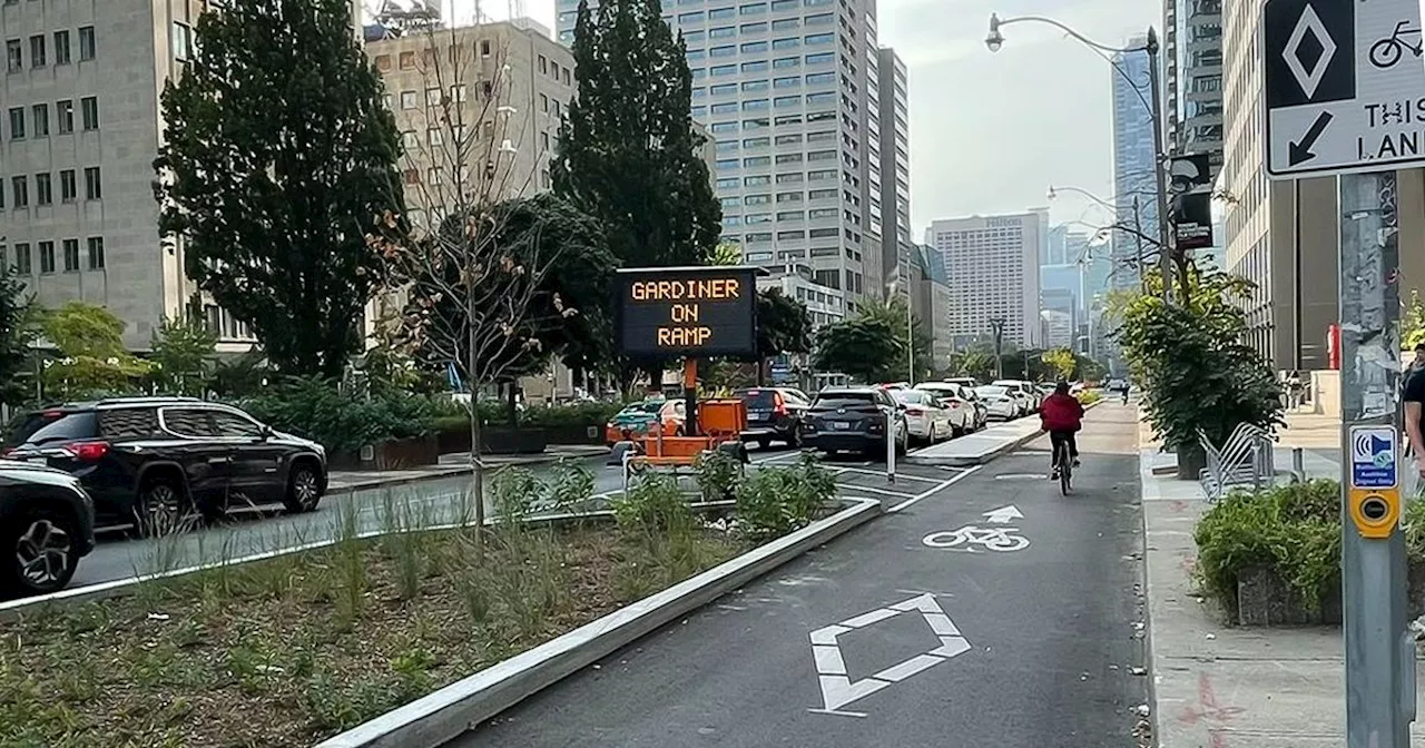 Province shuts down rumour Toronto bike lanes will be gone by the end of the month