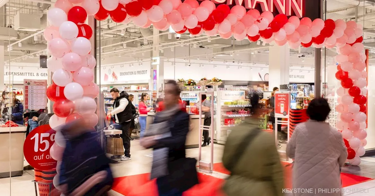 Erste Schweizer Rossmann-Filiale hat im Emmen Center eröffnet