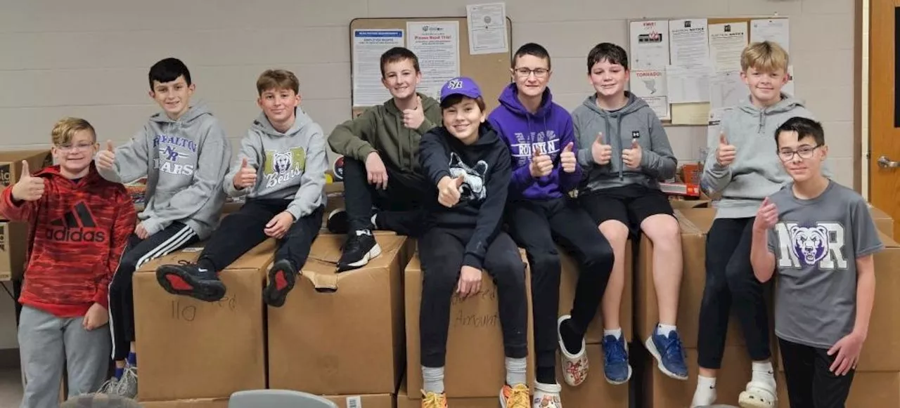 North Royalton Middle School students collect 2,400 items for food bank: Talk of the Towns