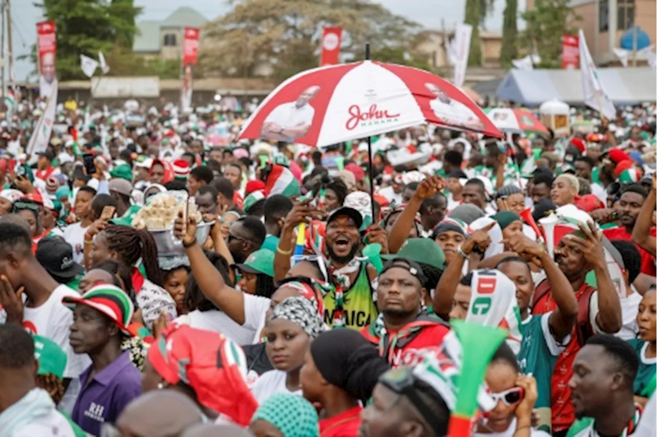 Présidentielle au Ghana: derniers meetings avant un scrutin qui s?annonce serré