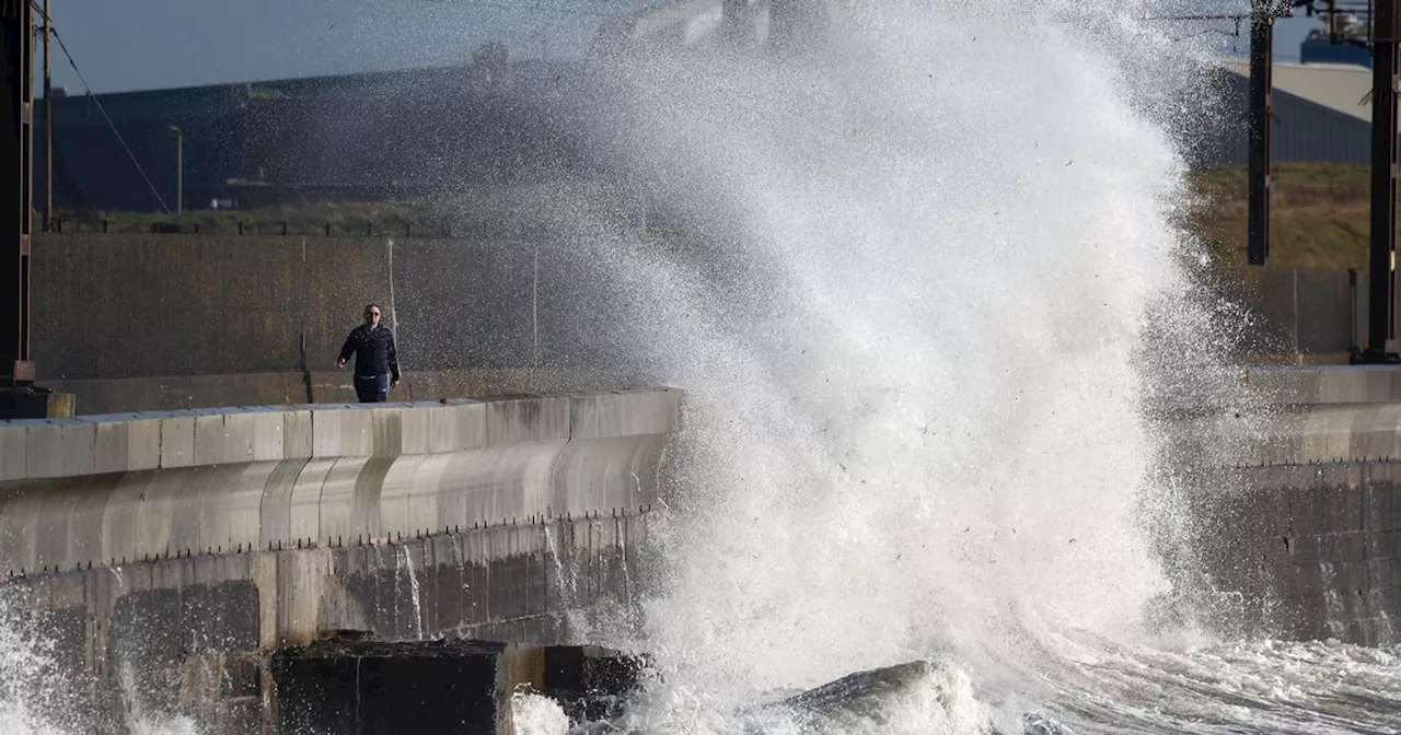 Storm Darragh 80mph gales bring 'danger to life' amber wind warning to Scotland