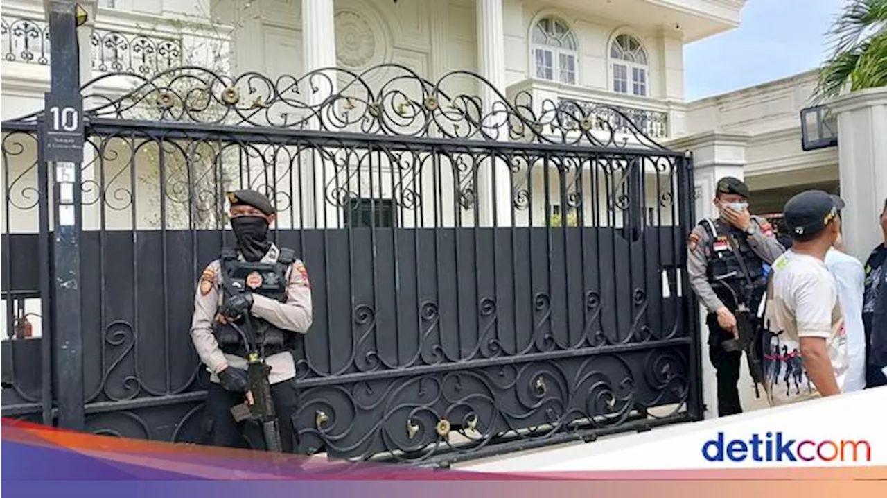 BNN Geledah 2 Rumah Mewah di Batam Terkait Pengungkapan 40 Kg Sabu