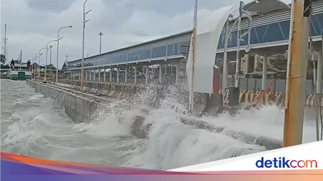 Gelombang Setinggi 4 Meter Hantui Perairan Lampung