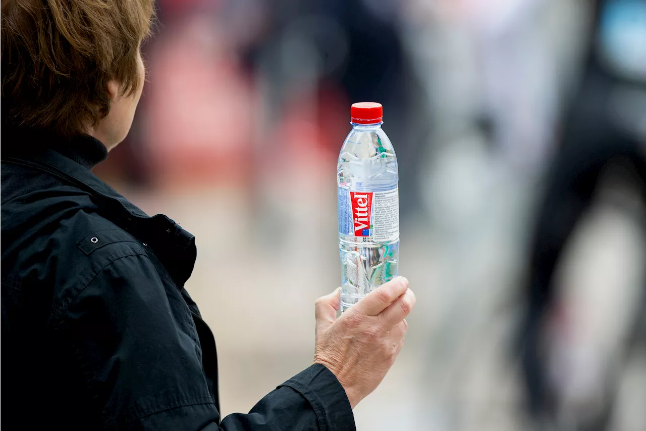 Eaux en bouteille, des marques dépassent les seuils de TFA, un polluant inquiétant