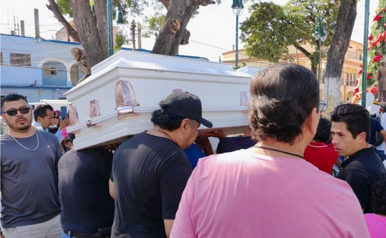 Sepultan a niño, víctima de violencia en Morelos, en medio de exigencias de justicia; 'Ya basta de besos y abrazos a delincuentes', dicen