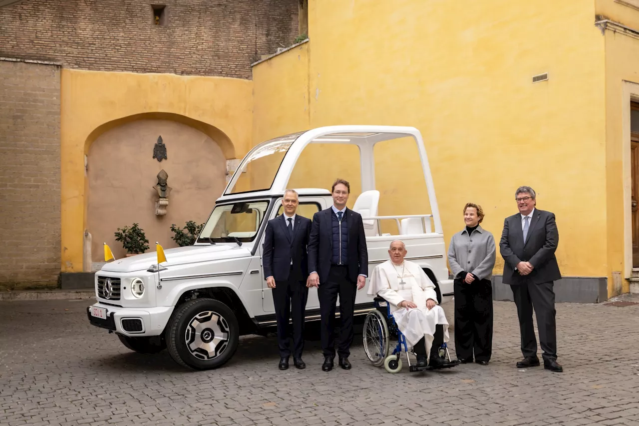 Habemus Elektro-Papamobil! Der Papst fährt jetzt elektrisch